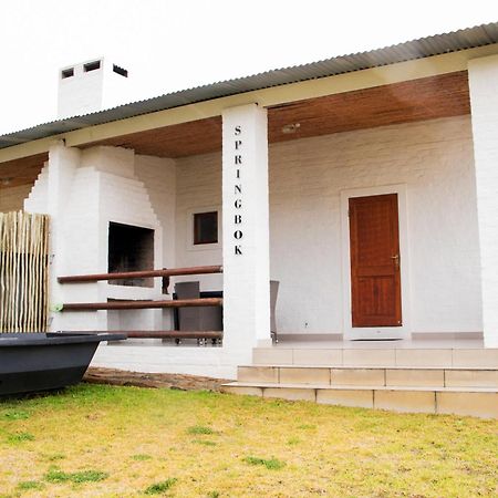 Desert Wind Private Guest And Game Farm 몬터규 외부 사진